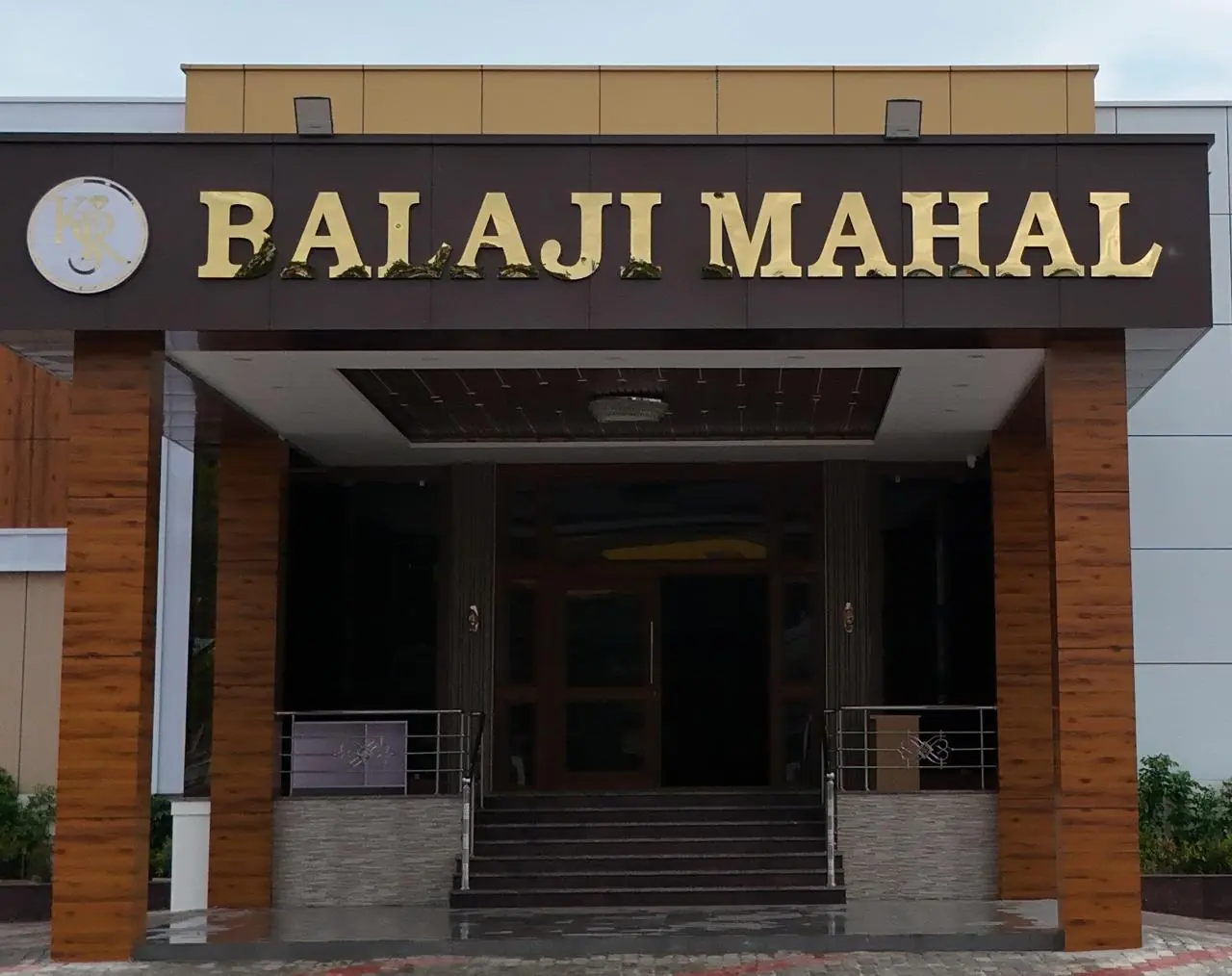 Grand entrance